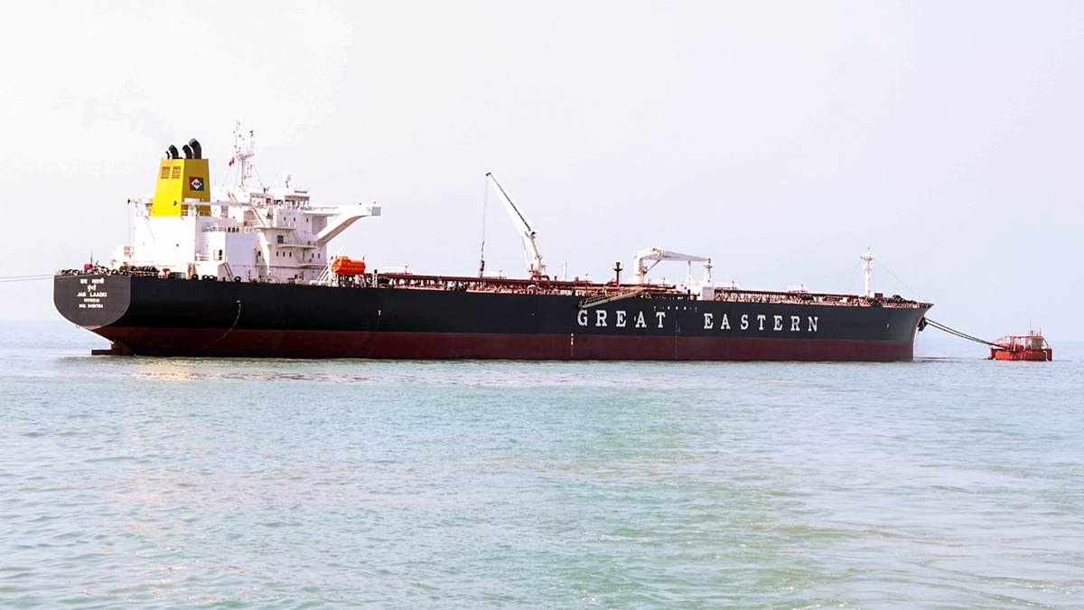 Ấn Độ lần đầu mua dầu của Iran sau 7 năm